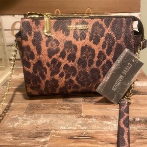 New. Steve Madden leopard/tan pocketbook with gold detail